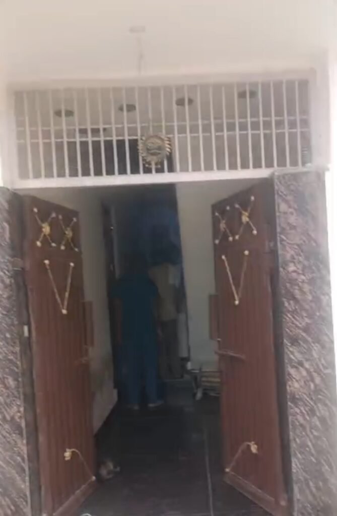 65 Gaj House for Sale in Jai Gurudev Mathura